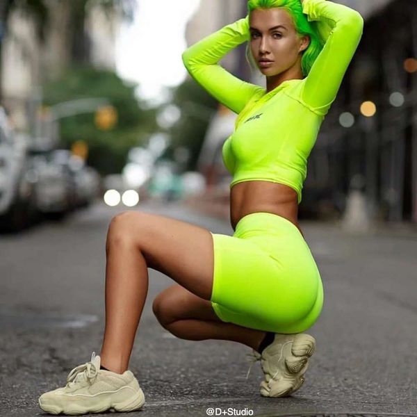 reflective letter print half zip short yoga sport top, Gray
reflective letter print half zip short yoga sport top, Gray