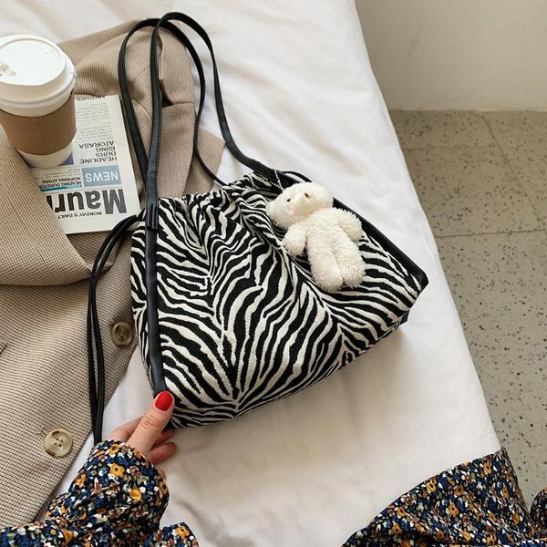 cross body fashion exquisite shopping handbags tote women vintage print shoulder bag drawstring youth ladies simple versatile crossbody
cross body fashion exquisite shopping handbags tote women vintage print shoulder bag drawstring youth ladies simple versatile crossbody