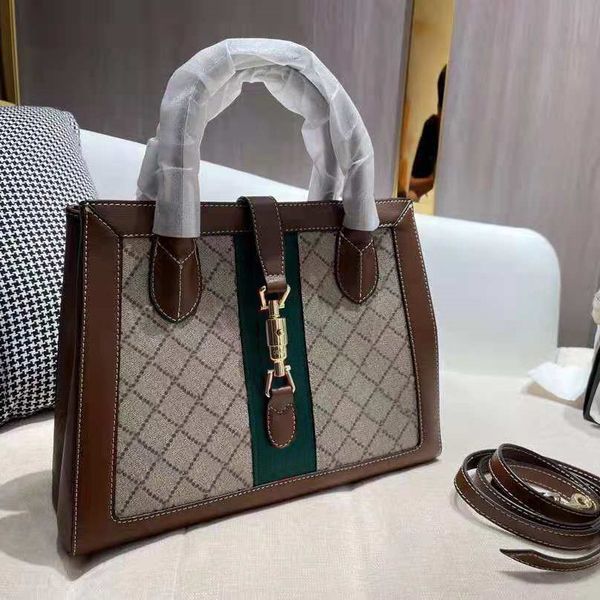 designer shoulder bag women's leather handbag
designer shoulder bag women's leather handbag