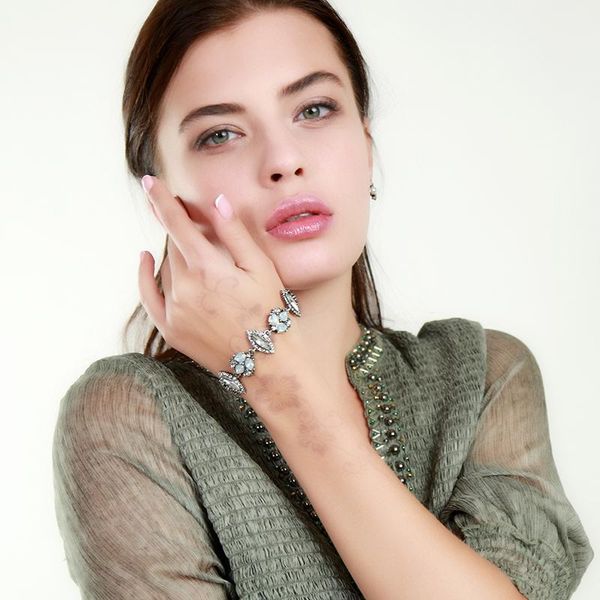 charm bracelets elegant fashion glass crystal flowers 2021 wedding party for women brand jewelry1, Golden;silver
charm bracelets elegant fashion glass crystal flowers 2021 wedding party for women brand jewelry1, Golden;silver