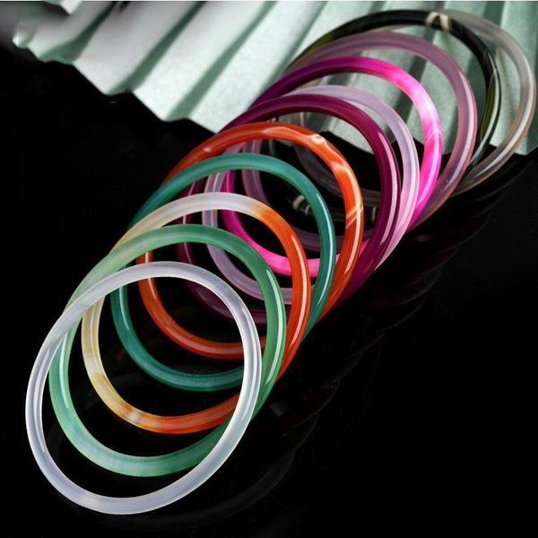 bangle -like chalcedony jingle bracelet natural lychee jelly emerald green white blype pink crystal agate, Black
bangle -like chalcedony jingle bracelet natural lychee jelly emerald green white blype pink crystal agate, Black