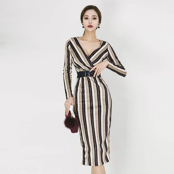 casual dresses plus size print strip slim corset midi bodycon dress women sheath split christmas vestidos largos verano 2021, Black;gray
casual dresses plus size print strip slim corset midi bodycon dress women sheath split christmas vestidos largos verano 2021, Black;gray