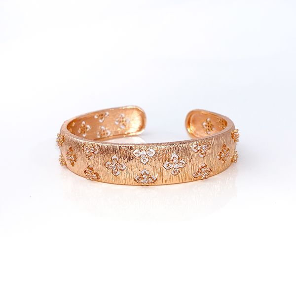 fashion classical lucky rose gold cuff bangle for women copper golds zircon snowflake bracelet womens classicals design simple adjustable we, White
fashion classical lucky rose gold cuff bangle for women copper golds zircon snowflake bracelet womens classicals design simple adjustable we, White