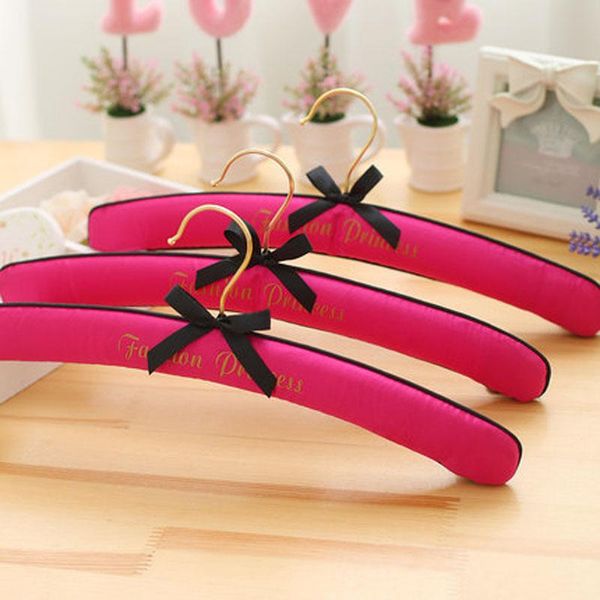 hangers & racks 5 pcs/lot household seamless wedding dress hanger satin padded clothes garment shop display non-slip coat rack
hangers & racks 5 pcs/lot household seamless wedding dress hanger satin padded clothes garment shop display non-slip coat rack