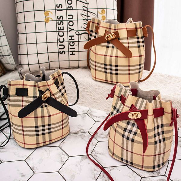 bucket printed scottish lattice with buckle mobile phone spring / summer 2021 new messenger bag
bucket printed scottish lattice with buckle mobile phone spring / summer 2021 new messenger bag