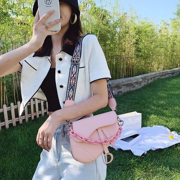 evening bags 2021 handbags single shoulder bag fashion saddle women's wide strap chain handbag
evening bags 2021 handbags single shoulder bag fashion saddle women's wide strap chain handbag