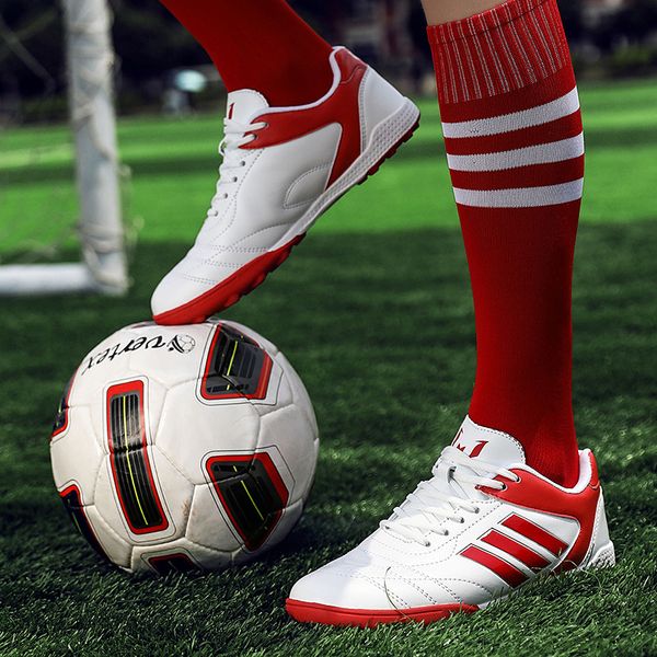 football men's and women's training broken nails trendy youth football fashion ultra light sports sho, Black
football men's and women's training broken nails trendy youth football fashion ultra light sports sho, Black