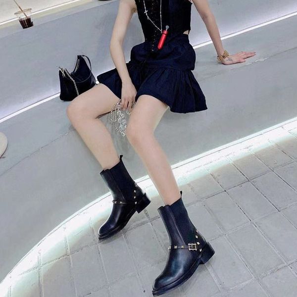 rivets decor chelsea boots for genuine leather gothic shoe for women winterwomen designer brand luxury women shoes, Black
rivets decor chelsea boots for genuine leather gothic shoe for women winterwomen designer brand luxury women shoes, Black