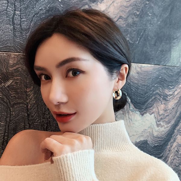 european and american simple temperament metal circle hoop charm earrings for woman korean fashion jewelry girls luxury accessories, Golden
european and american simple temperament metal circle hoop charm earrings for woman korean fashion jewelry girls luxury accessories, Golden