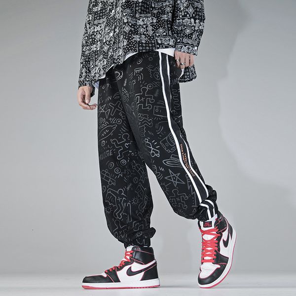 2021 new men joggers hip hop streetwear sweatpants reflective side stripe cargo pants man drawstring casual cotton trousers pant 6juo, Black
2021 new men joggers hip hop streetwear sweatpants reflective side stripe cargo pants man drawstring casual cotton trousers pant 6juo, Black