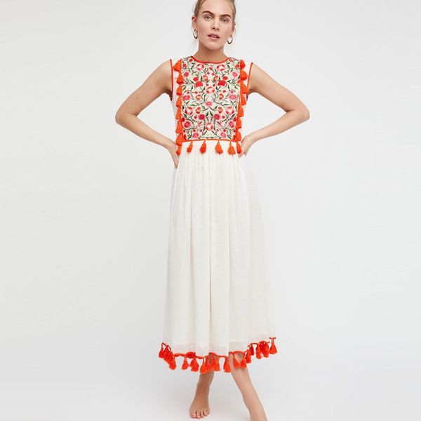 2021 new boho embroidered maxi hippie tassel trim vest dresses summer sleeveless o-neck women dress female vestidos n0v7, Black;gray
2021 new boho embroidered maxi hippie tassel trim vest dresses summer sleeveless o-neck women dress female vestidos n0v7, Black;gray