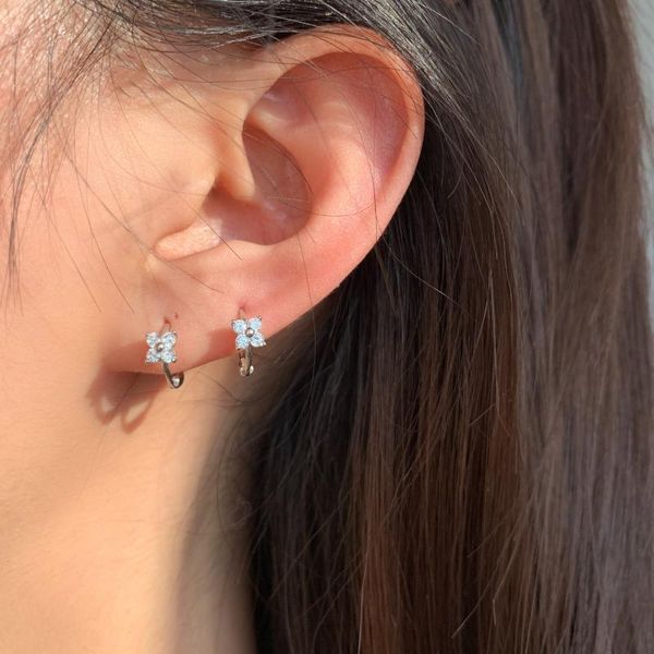 hoop & huggie 925 sterling silver piercing crystal flower charm earring for women party wedding earing jewelry eh666, Golden;silver 
hoop & huggie 925 sterling silver piercing crystal flower charm earring for women party wedding earing jewelry eh666, Golden;silver