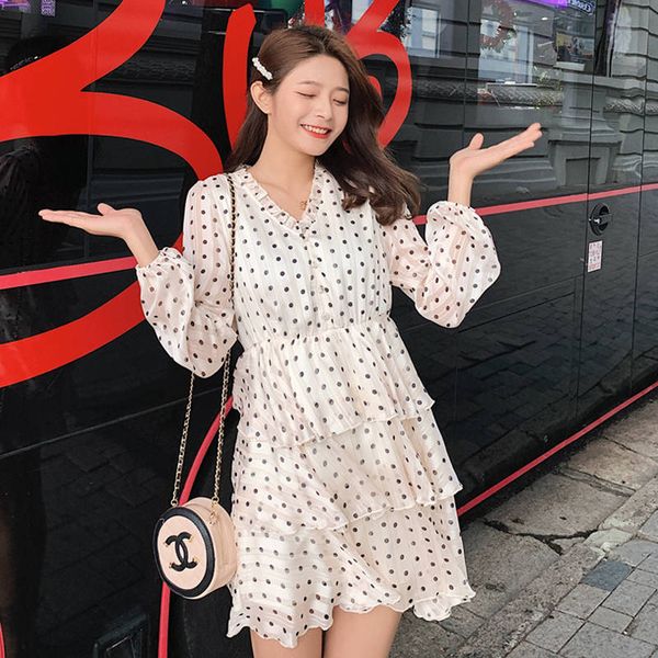 2021 spring women v-neck ruffles long sleeve dress vintage lady elegant dot chiffon pleated dress female boho vestidos, Black;gray
2021 spring women v-neck ruffles long sleeve dress vintage lady elegant dot chiffon pleated dress female boho vestidos, Black;gray