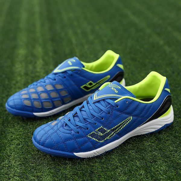 men soccer shoes cleats training football boots high ankle sport sneakers long spikes sport shoes men sneakers turf futsal
men soccer shoes cleats training football boots high ankle sport sneakers long spikes sport shoes men sneakers turf futsal