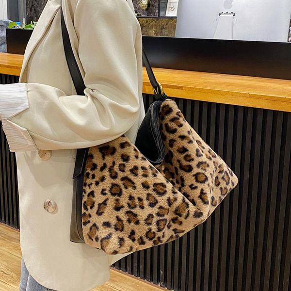 totes faux fur shoulder bags for women 2021 winter trend leopard hobos bag women's warm crossbody ladies handbags large capacity
totes faux fur shoulder bags for women 2021 winter trend leopard hobos bag women's warm crossbody ladies handbags large capacity