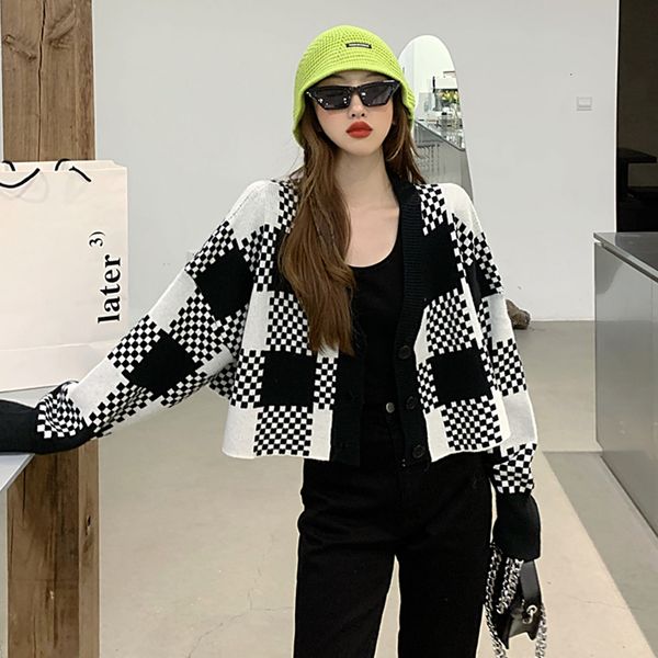 2021 new checkerboard black and white plaid cardigan v-neck jacket women's outer wear early autumn knitted sweater fashion qmvz, White;black
2021 new checkerboard black and white plaid cardigan v-neck jacket women's outer wear early autumn knitted sweater fashion qmvz, White;black