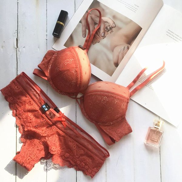weimi underwear high-end luxury contrast lace embroidered steel support with thin and thick bottom gathered bra set cup, Red;black
weimi underwear high-end luxury contrast lace embroidered steel support with thin and thick bottom gathered bra set cup, Red;black