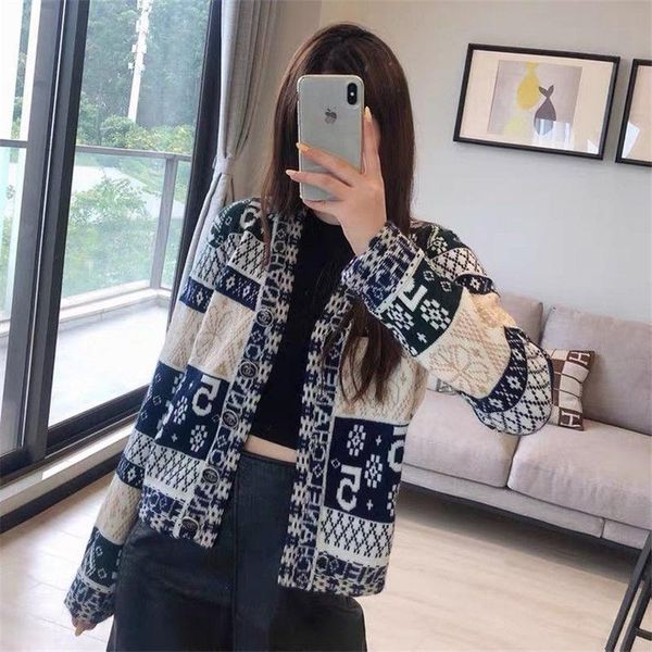 spring and autumn small fragrance ladies sweater cardigan female letter jacquard v-neck sweater knitted jacket, White
spring and autumn small fragrance ladies sweater cardigan female letter jacquard v-neck sweater knitted jacket, White