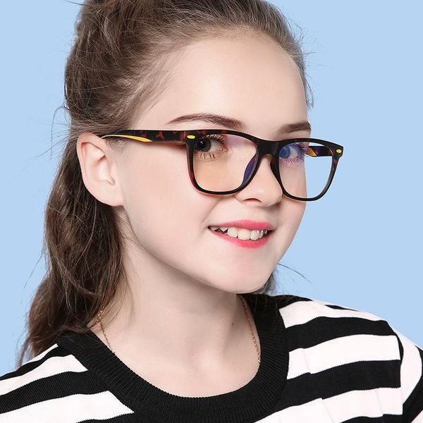 2021 new fashion blue light blocking glasses protection eyes for children kids flat glasses men /women tr90 computer goggles, White;black
2021 new fashion blue light blocking glasses protection eyes for children kids flat glasses men /women tr90 computer goggles, White;black