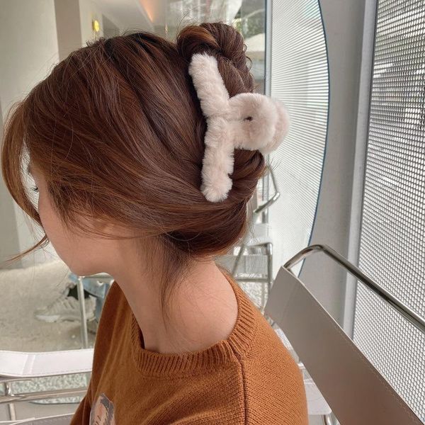hair accessories autumn and winter sweet girl fashion colorful plush grab clip elegant women's headdress
hair accessories autumn and winter sweet girl fashion colorful plush grab clip elegant women's headdress