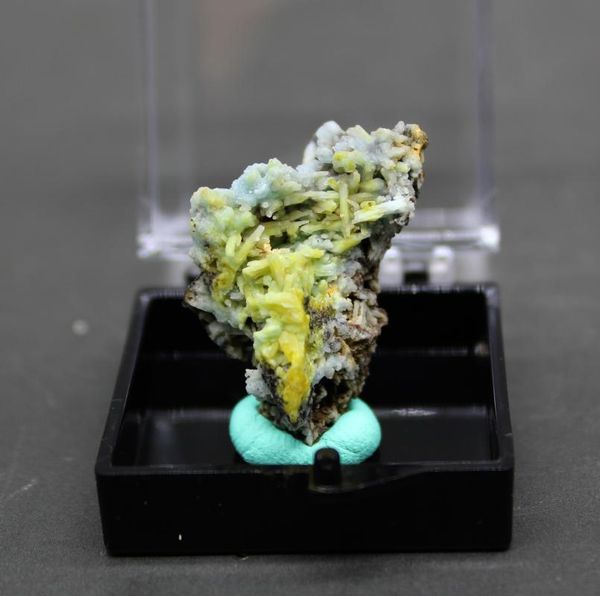 decorative objects & figurines 100% natural water pyromorphite mineral specimen stones and crystals collection gemstones quartz from china b
decorative objects & figurines 100% natural water pyromorphite mineral specimen stones and crystals collection gemstones quartz from china b