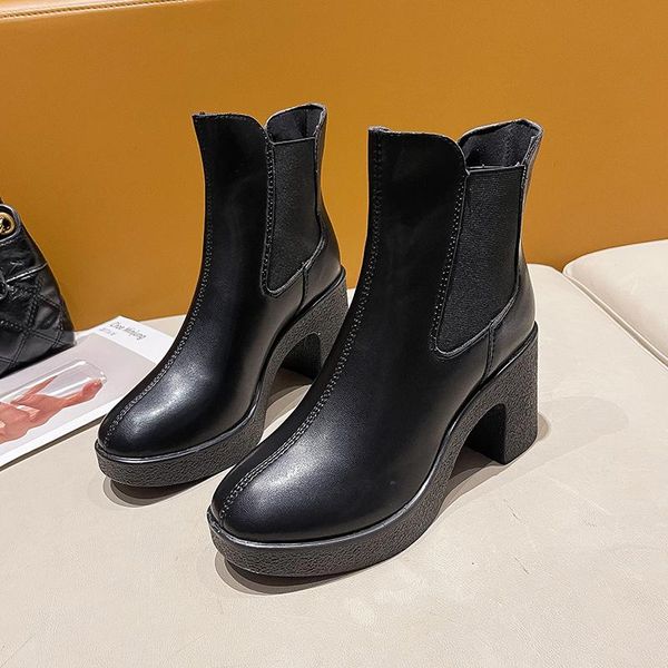 boots 2021 autumn winter women shoes cow patent leather high heels platform black beige woman dress party office
boots 2021 autumn winter women shoes cow patent leather high heels platform black beige woman dress party office