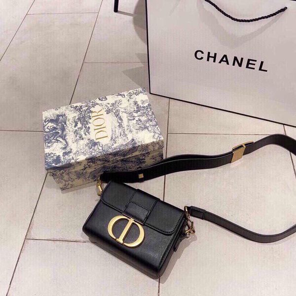 d word home 2021 new mini montaigne bag single shoulder bag messenger bag gift box packaging designers bags ysj 
d word home 2021 new mini montaigne bag single shoulder bag messenger bag gift box packaging designers bags ysj