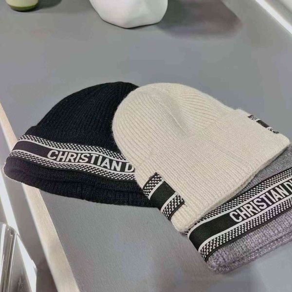 design warm wool in and children's fashion brand knitted hat lovers out the street sweet cool ear protection hat, Blue;gray
design warm wool in and children's fashion brand knitted hat lovers out the street sweet cool ear protection hat, Blue;gray