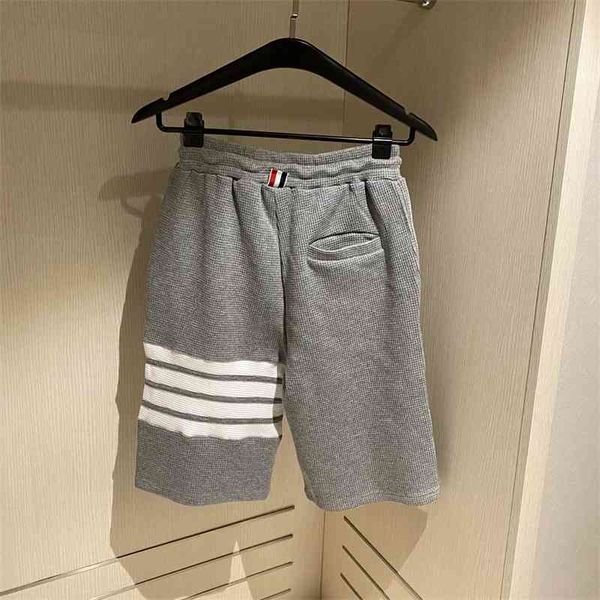 tb summer new waffle fabric four bars men's shorts casual sports capris, White;black
tb summer new waffle fabric four bars men's shorts casual sports capris, White;black
