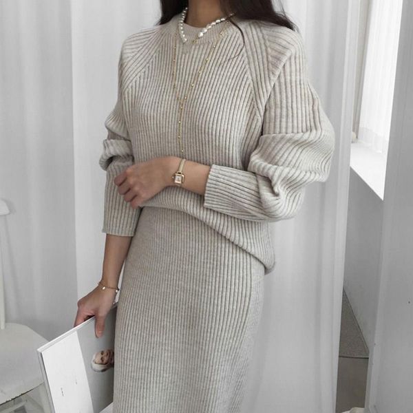 two piece dress 2021 women sweater 2 suits winter sets solid female long sleeve pullovers and knitted skirt, White
two piece dress 2021 women sweater 2 suits winter sets solid female long sleeve pullovers and knitted skirt, White
