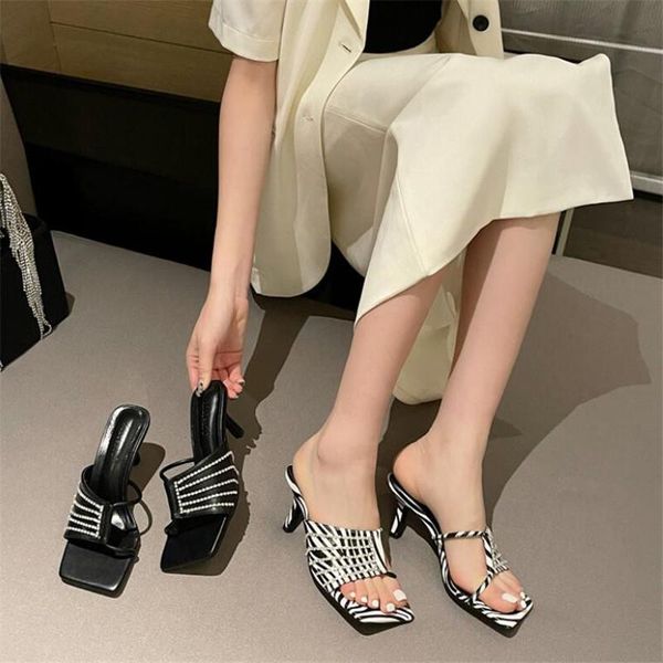 slippers 2021 fashion square toe mid heels outside classics rome pu crystal bordered shallow zebra pattern women mules, Black
slippers 2021 fashion square toe mid heels outside classics rome pu crystal bordered shallow zebra pattern women mules, Black