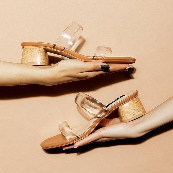 retro transparent soft pvc sandals slides,slippers,women summer heels,open toe,female fashion design footware,white,apricot, Black
retro transparent soft pvc sandals slides,slippers,women summer heels,open toe,female fashion design footware,white,apricot, Black