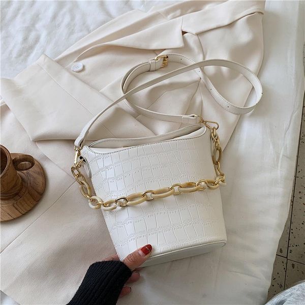 cross body brand original design 2021 fashion shoulder bag western messenger underarm
cross body brand original design 2021 fashion shoulder bag western messenger underarm