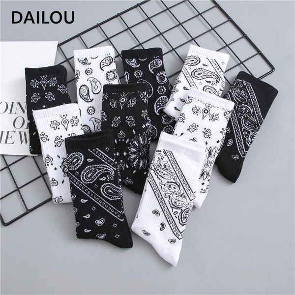 new fashion socks men women harajuku trend totem socks happy funny original black white couple cotton new year 2021
new fashion socks men women harajuku trend totem socks happy funny original black white couple cotton new year 2021