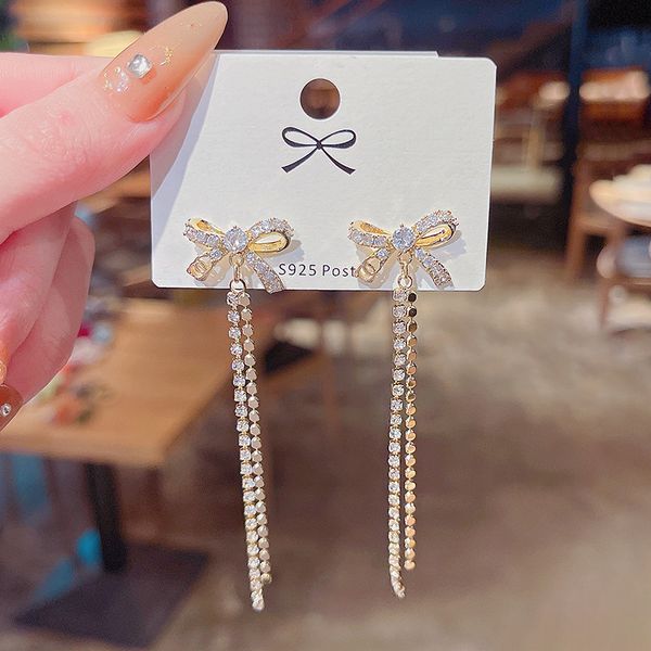 wholesale price classic design studs titanium steel screw with drill earrings semi-circular opening with drill earrings for women gift 2k39, Golden;silver
wholesale price classic design studs titanium steel screw with drill earrings semi-circular opening with drill earrings for women gift 2k39, Golden;silver