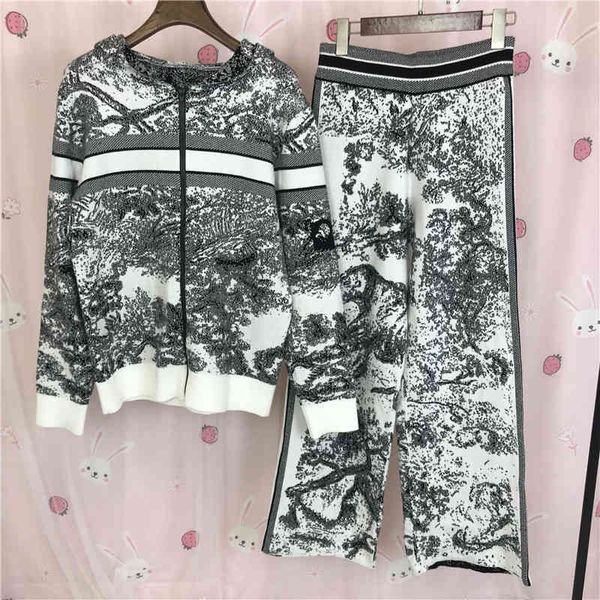 design version autumn fashion suit loose and thin animal abstract pattern high waist wide leg straight pants women, White
design version autumn fashion suit loose and thin animal abstract pattern high waist wide leg straight pants women, White