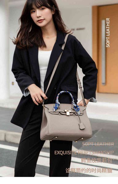 large-capacity handbagshandbag the same kind of new h family bag in 2021 handbag zlydesigner bags
large-capacity handbagshandbag the same kind of new h family bag in 2021 handbag zlydesigner bags