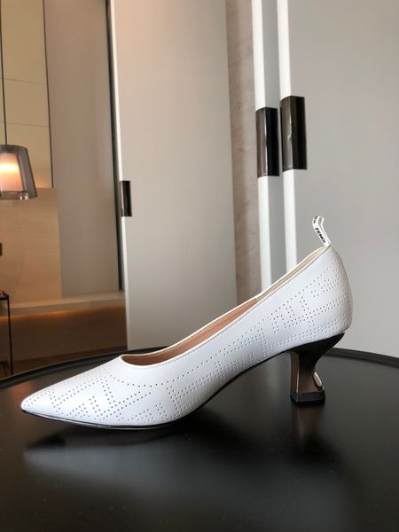 red bottom shoes women designer patent leather high heels dress shoess slip-on pointed toes womens shoe lady sandals with logo and box size, Black
red bottom shoes women designer patent leather high heels dress shoess slip-on pointed toes womens shoe lady sandals with logo and box size, Black