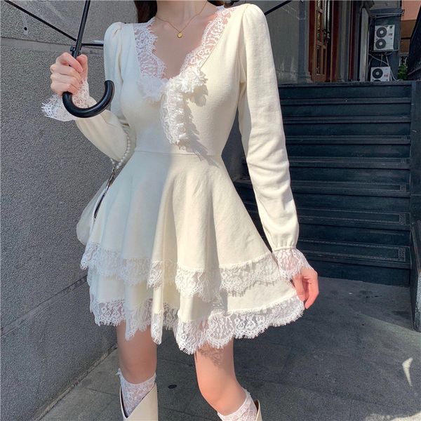 knitted female v collar lace stitched long-sleeved princess 2021 autumn/winter new temperament waist 87fg, Black;gray
knitted female v collar lace stitched long-sleeved princess 2021 autumn/winter new temperament waist 87fg, Black;gray