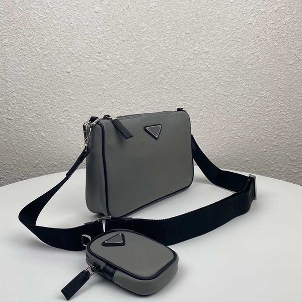 mens shoulder bag designer messenger bags handbag large capacity classic all-match luxury end wallet
mens shoulder bag designer messenger bags handbag large capacity classic all-match luxury end wallet
