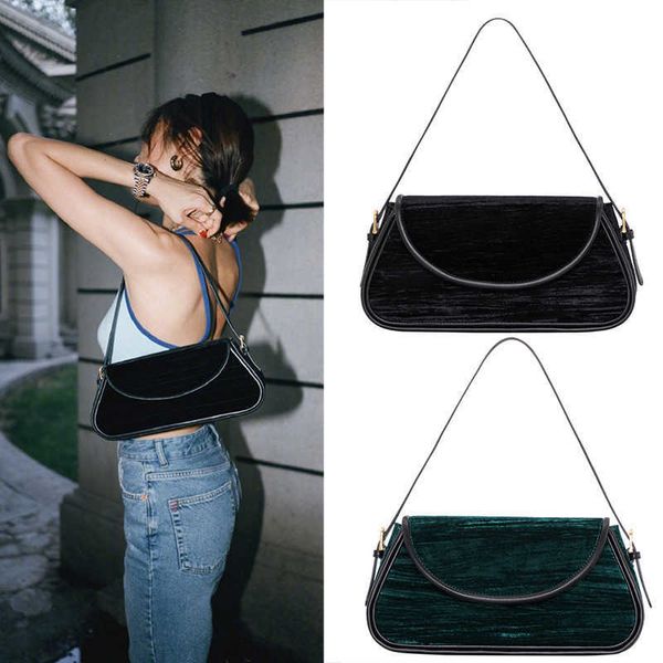 autumn and winter underarm fashionable leather women's velvet stick single shoulder portable small bag purse
autumn and winter underarm fashionable leather women's velvet stick single shoulder portable small bag purse