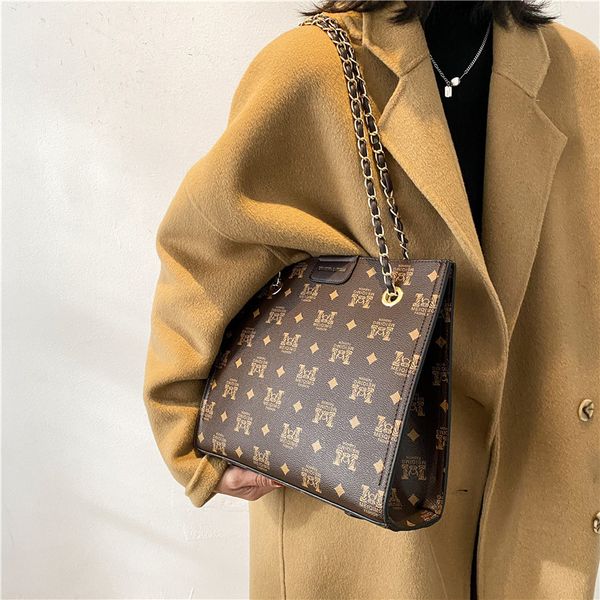 80% off outlet store women's bag new chain style printed large capacity single shoulder messenger bag factory online sale, Black;red
80% off outlet store women's bag new chain style printed large capacity single shoulder messenger bag factory online sale, Black;red