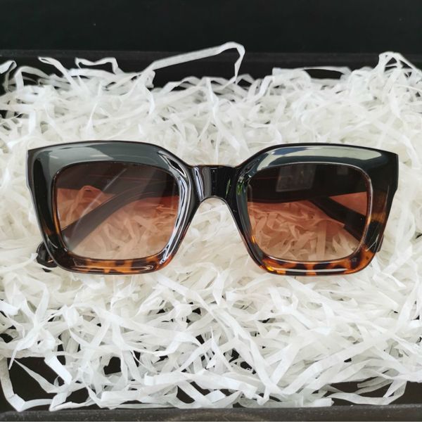 2020 luxury square sunglasses women's brand designer sunglasses vintage sunglasses for women's glasses uv400, Silver
2020 luxury square sunglasses women's brand designer sunglasses vintage sunglasses for women's glasses uv400, Silver