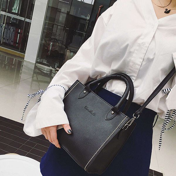women bags 2021 with shoulder tote luxury designer leather fashion vintage shopper big ladies simple style handbags
women bags 2021 with shoulder tote luxury designer leather fashion vintage shopper big ladies simple style handbags
