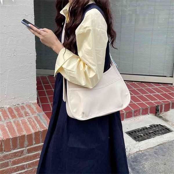 korean version 2021 new fashionable wide shoulder strap messenger crescent bucket saddle niche design versatile women's bag 
korean version 2021 new fashionable wide shoulder strap messenger crescent bucket saddle niche design versatile women's bag