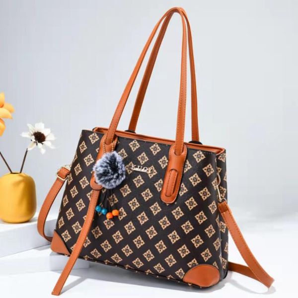 evening bags female bag 2021 trend big fashion printing portable large capacity pu shoulder messenger
evening bags female bag 2021 trend big fashion printing portable large capacity pu shoulder messenger