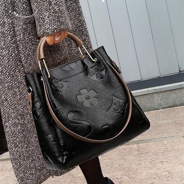 evening bags fashion genuine leather for women 2021 trend simple shopping messenger bag shoulder portable large capacity bucket
evening bags fashion genuine leather for women 2021 trend simple shopping messenger bag shoulder portable large capacity bucket