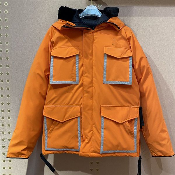 2020 luxury winter men women down jacket white goose parka on the back and front 4 pockets design fur hoody down jackets, Black;brown
2020 luxury winter men women down jacket white goose parka on the back and front 4 pockets design fur hoody down jackets, Black;brown