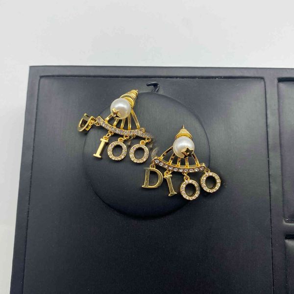 2021 new designer fashion earrings pearl star classic family letter earrings pure silver needle versatile for women, Golden
2021 new designer fashion earrings pearl star classic family letter earrings pure silver needle versatile for women, Golden