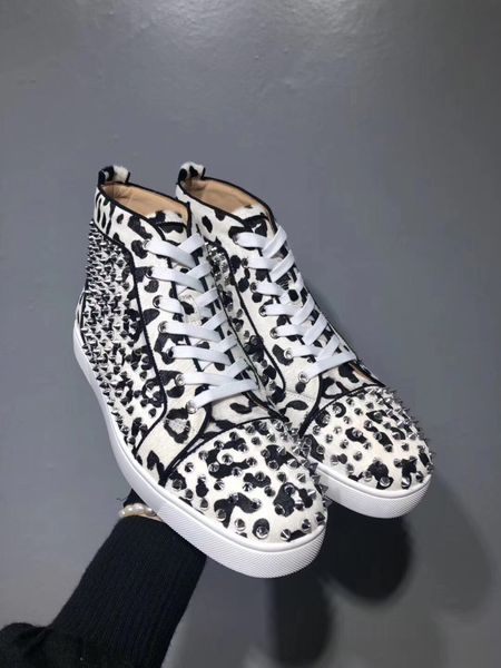luxury black + white leather studded casual shoes brand sports shoes red bottom high nail flat shoelace box
luxury black + white leather studded casual shoes brand sports shoes red bottom high nail flat shoelace box